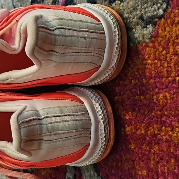 🔥Adidas Bounce shoes 🔥 - Picture 4 of 6